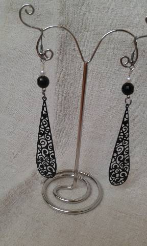 boucles d'oreilles goutte noire