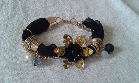 bracelet  ruban et fleur noirs