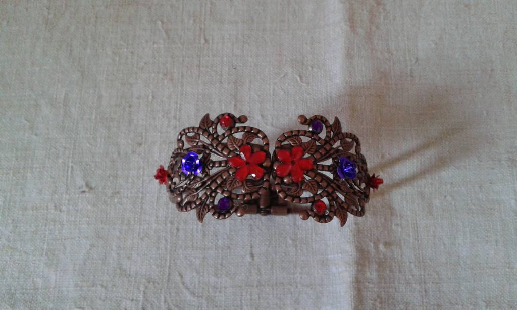 bracelet fleur strass rouge