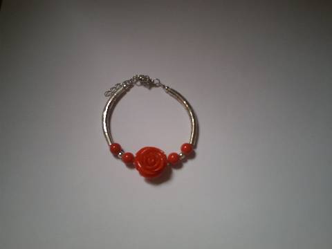bracelet fleur rouge