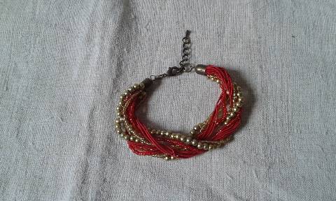 bracelet rouge et doré
