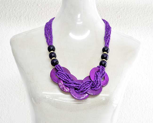 collier nacre et perles violettes