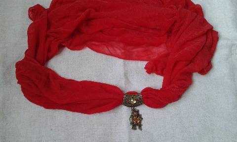 foulard rouge et hibou