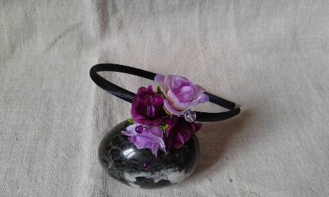 serre tête fleurs violettes